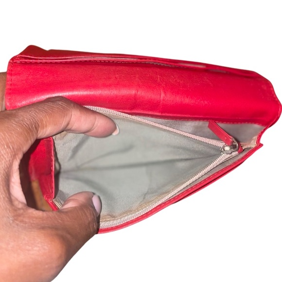 🎉 Host Pick🎉✨Chanel Yen Wallet Preloved Full Set - Picture 6 of 12